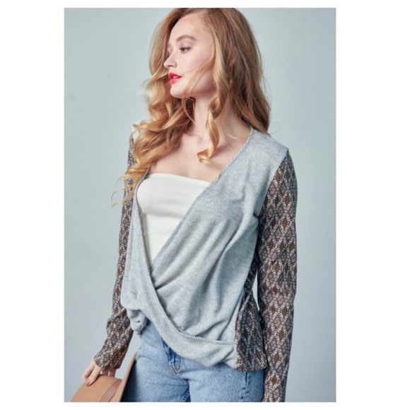 FALL CONTRAST TOP🖤New item in our Boutique🖤🖤 - Picture 4 of 8